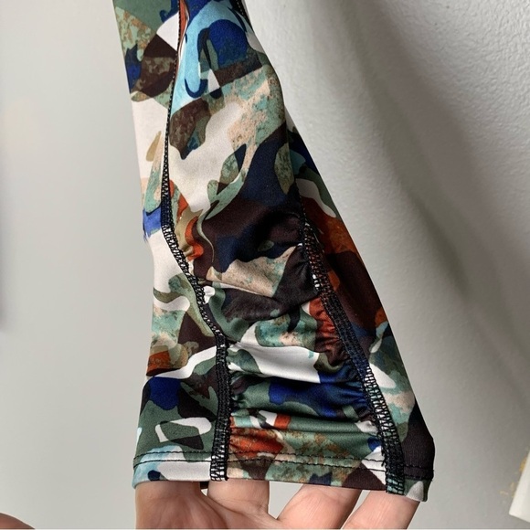Free People Movement FP Guinevere camo ruched 7/8 leggings.‎ Size 6P - Picture 5 of 10